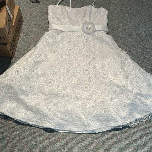 David’s Bridal Dress size 16 Tea Length white - Picture 11 of 15